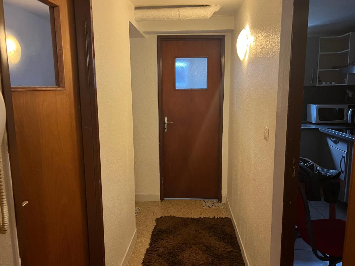 Apartment Week *